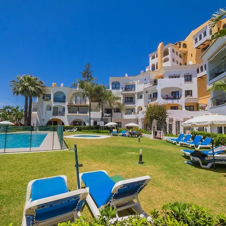 Cubo's Atico Cabopino Port & Parking Apartment