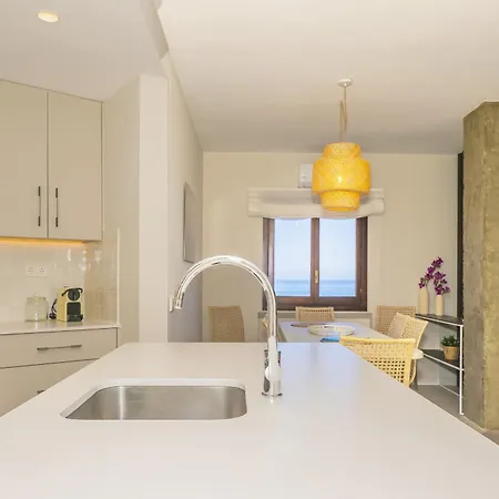 Cubo's Atico Cabopino Port & Parking Apartment Marbella