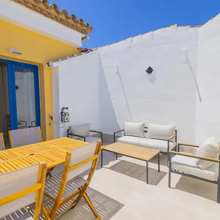 Cubo's Atico Cabopino Port & Parking Apartment Marbella