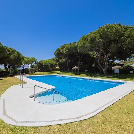 Cubo's Atico Cabopino Port & Parking Apartment Marbella